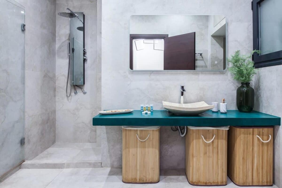 Beautiful Elegant Apartment Next To Monastiraki Athene Buitenkant foto