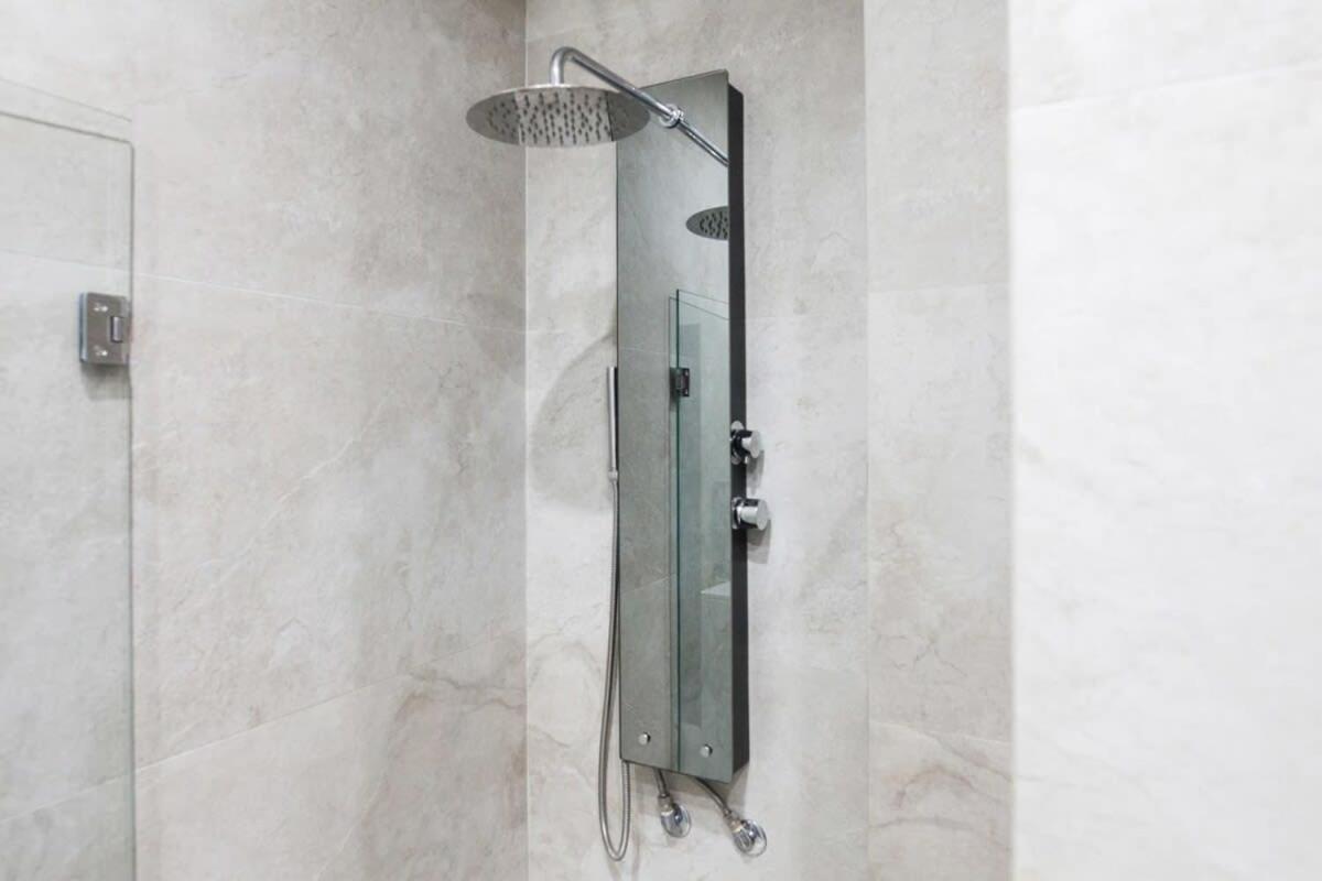 Beautiful Elegant Apartment Next To Monastiraki Athene Buitenkant foto